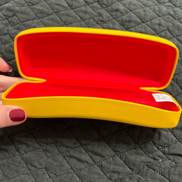 Ray-Ban Yellow Case - Picture 6 of 8